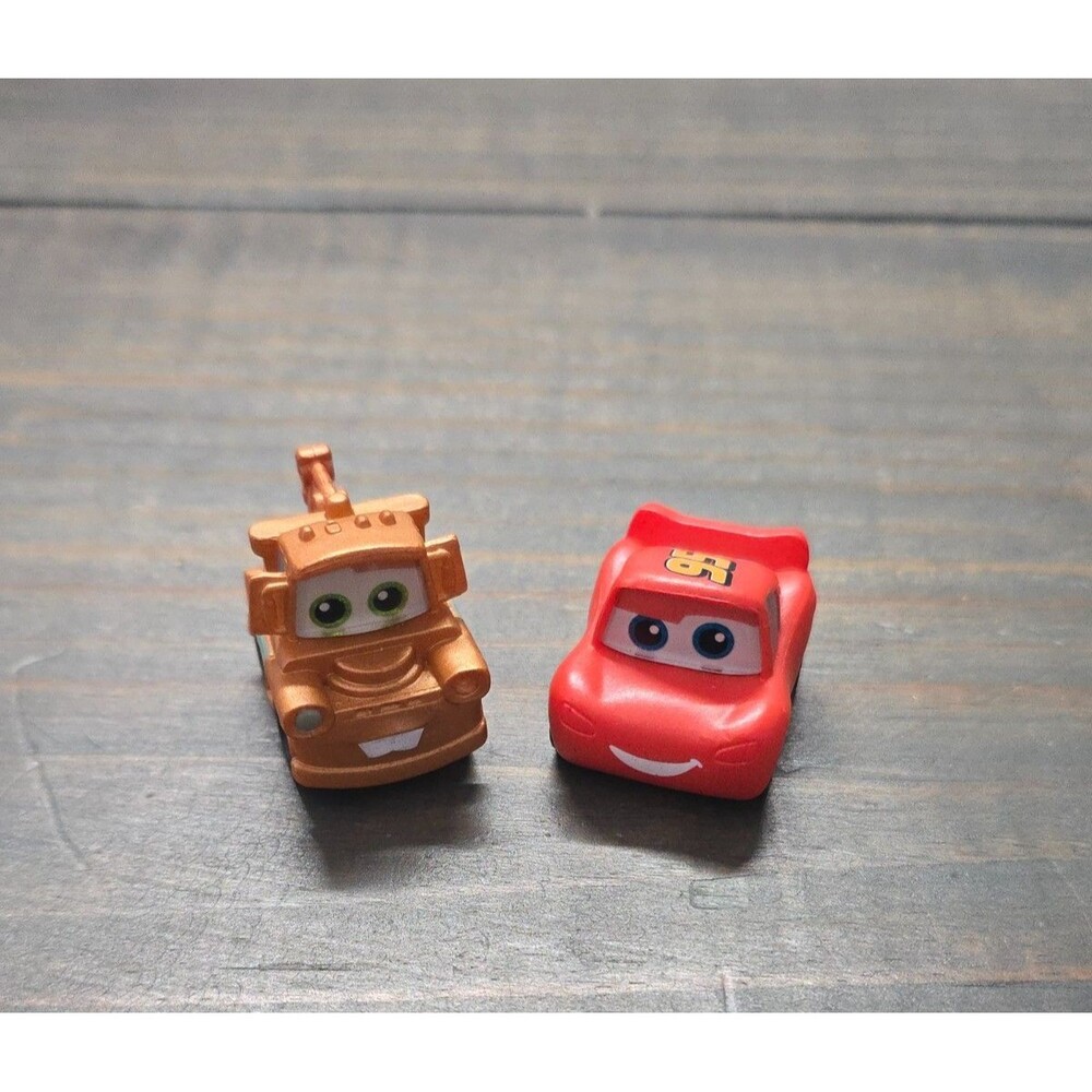 Disney Doorables Pixar Cars Lightning McQueen & Tow Mater